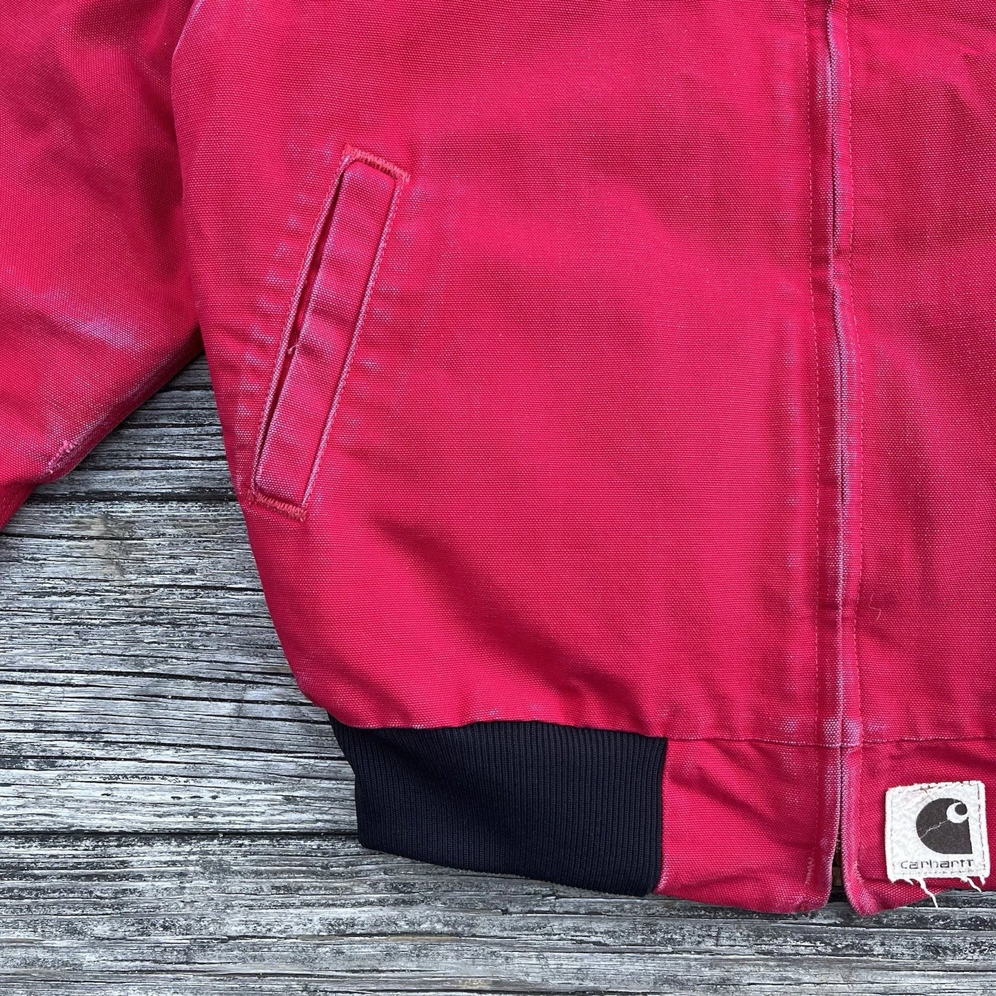 vintage 90’s carhartt j77 red aztec santa fe jacket in red size medium