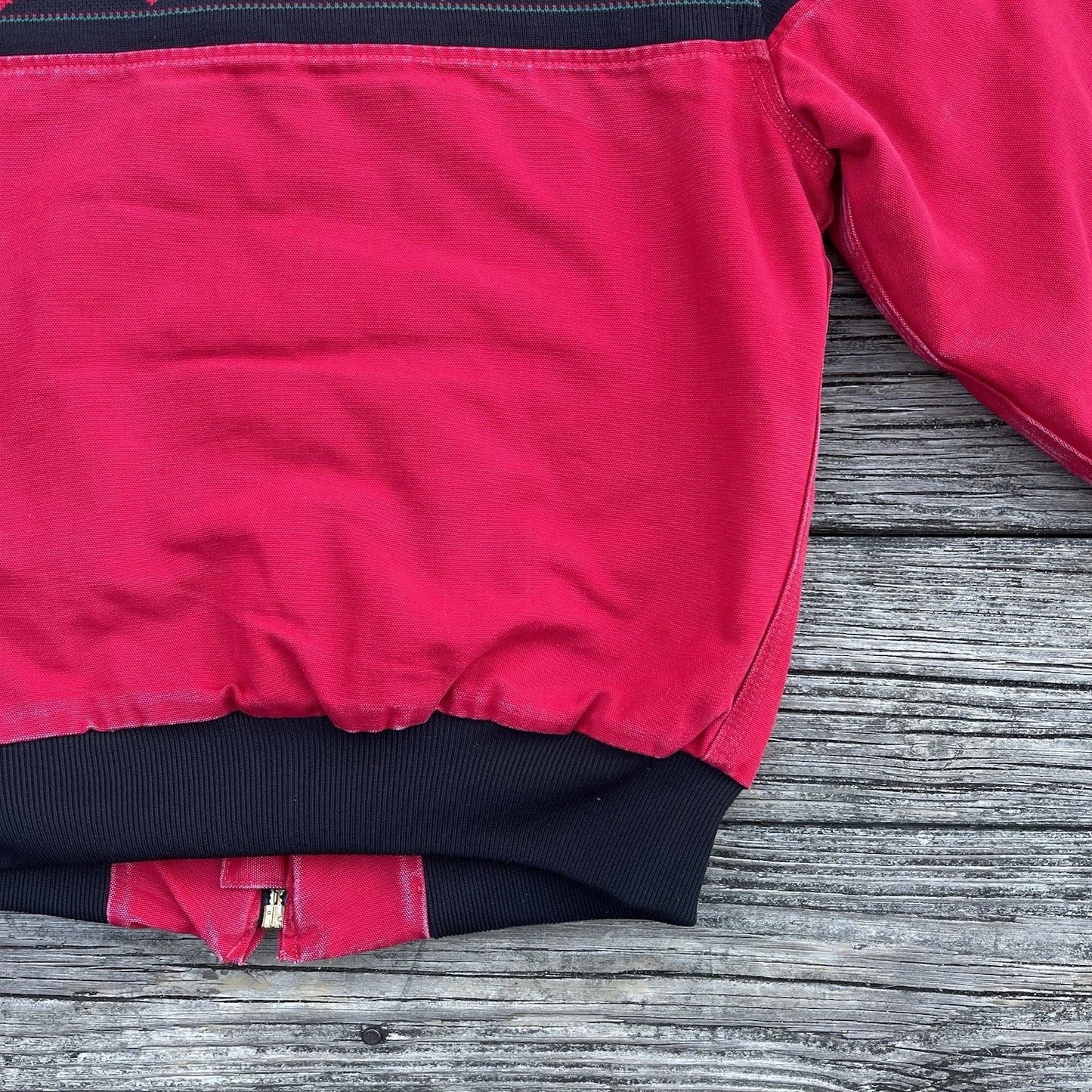 vintage 90’s carhartt j77 red aztec santa fe jacket in red size medium